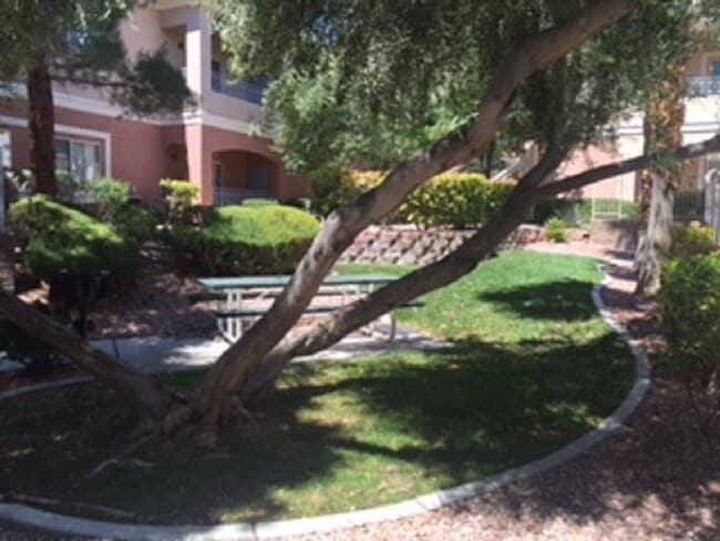 Photo - Perfect 2 bed/2 bath condo in Summerlin!