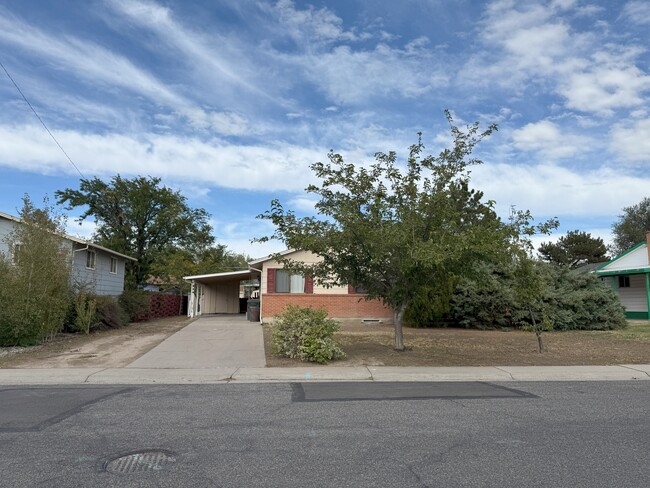 Photo - 214 W Kennedy Ave