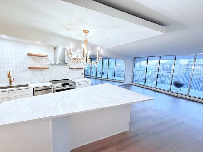 Photo - 300 N State St Unit 4009