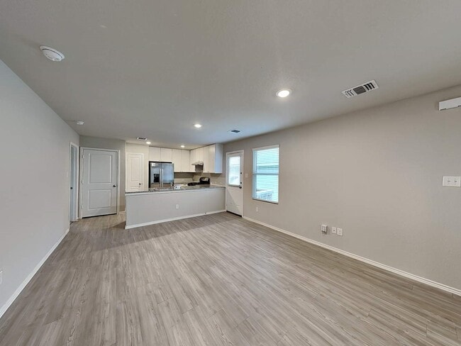 Photo - 7315 Avila Vis