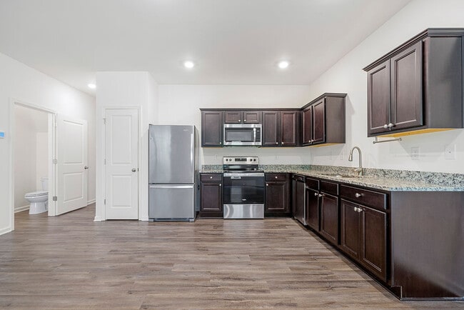 Photo - 104 Silver Star Wy