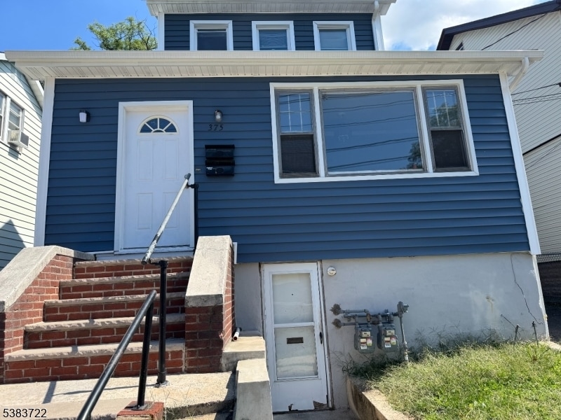 Photo - 375 Tower St