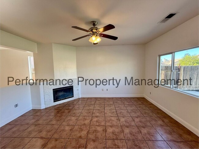 Photo - 4 Bed/2 Bath + Office in SW Bakersfield w/ RBP, Solar & $0 Deposit Option