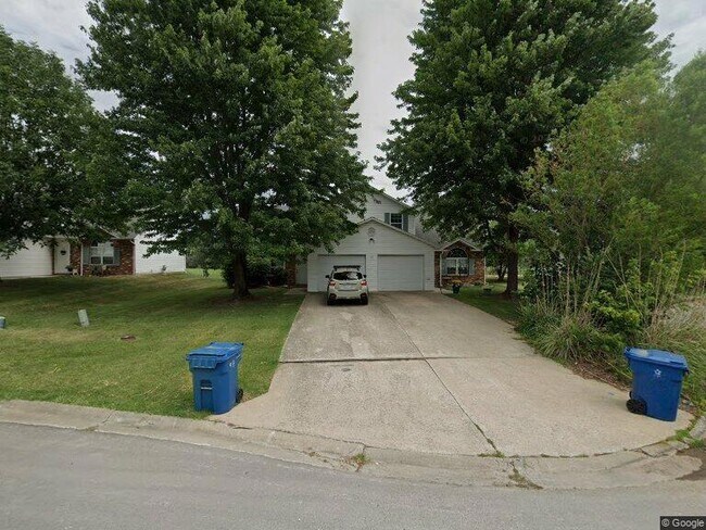Building Photo - 104 SouthWoods Court - A