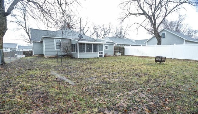 Photo - 236 E Main St