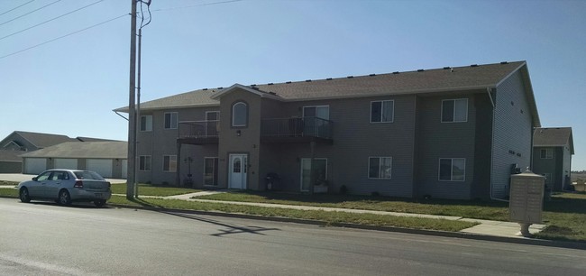 2505 40th Ave SE in Mandan - 2505 40th Ave SE Unit 8