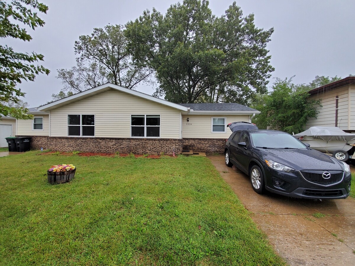 Photo - 5316 plaza ave