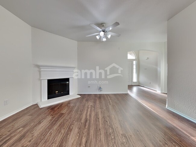 Photo - 8829 Stirrup Way