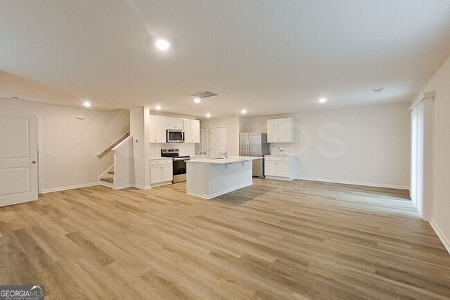 Photo - 121 Overstreet Way