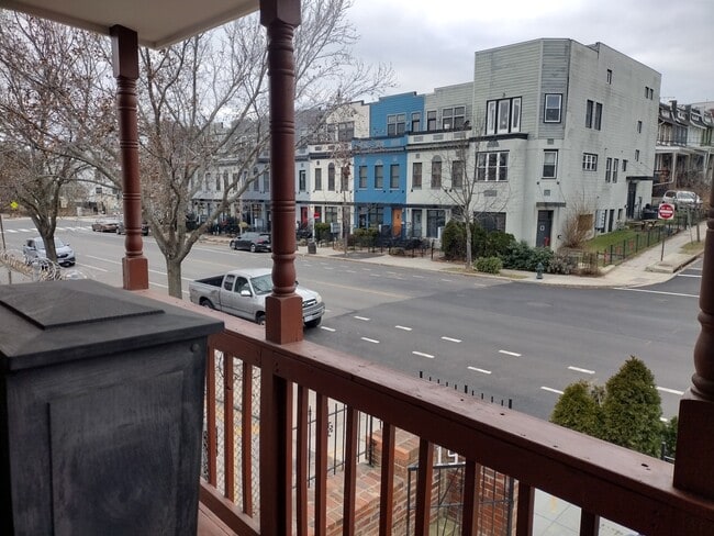 Photo - 1933 4th St NW