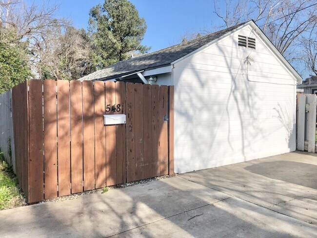 Building Photo - 548 W 4th Ave Unit 548 W. 4th Ave #A