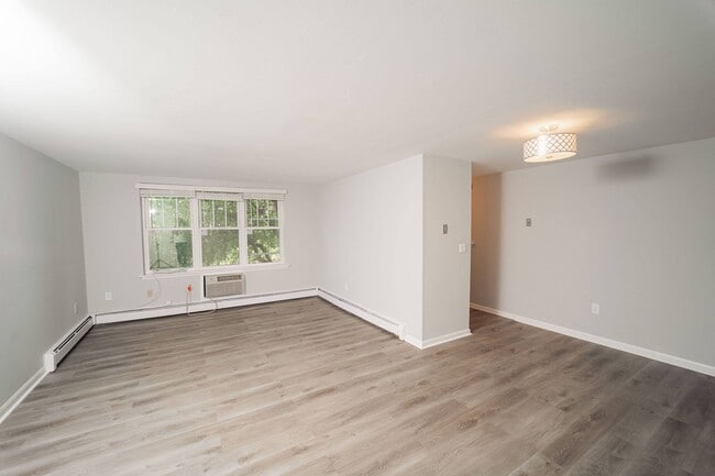 Enclave West Hartford / Parc West