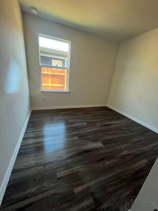 Photo - 7929 Ethel St