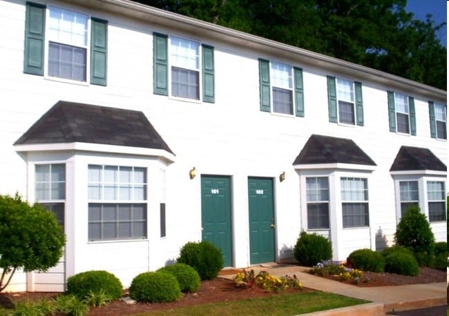 Arbor Creek Apartments - Arbor Creek Apartments