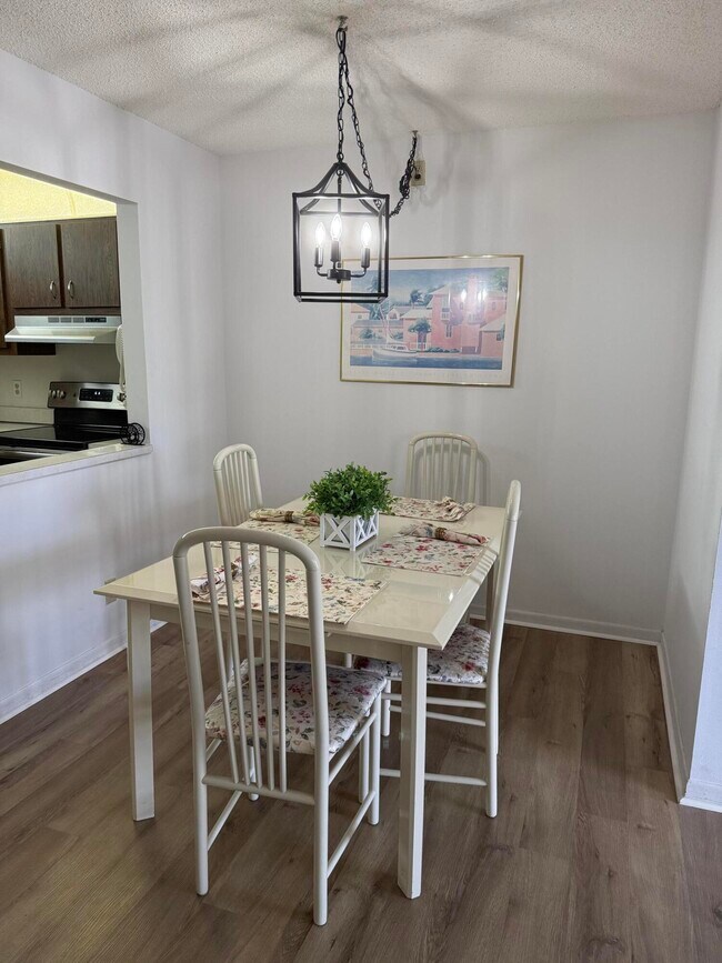 Photo - 133 Lake Pine Cir Unidad A-2