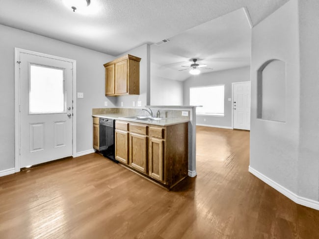 Building Photo - 511 Kacie Dr Unit B Rental