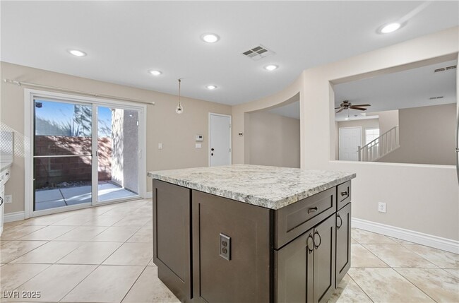 Photo - 749 Jewel Tower St