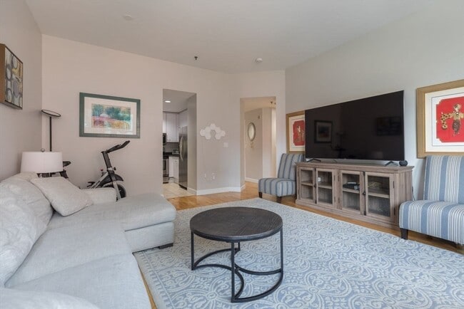 Photo - 416 Marlborough St Unit 303