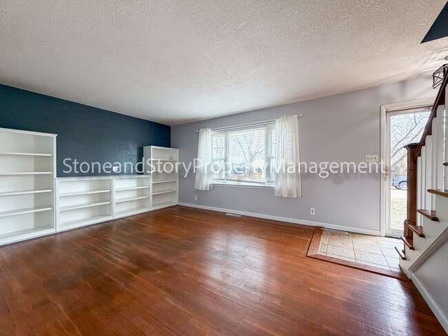 Photo - 4 bedroom 2 bath on quiet street in Briarwood