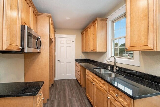Photo - 5026 N Bay Ridge Ave