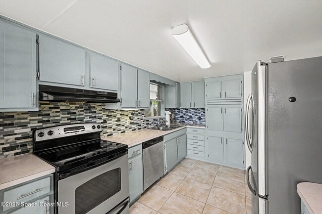 Photo - 2292 Lakeview Dr