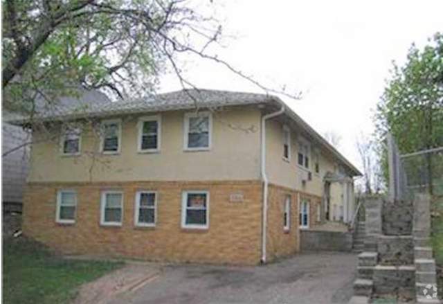 Interior Photo - 594 Lawson Ave West Rental