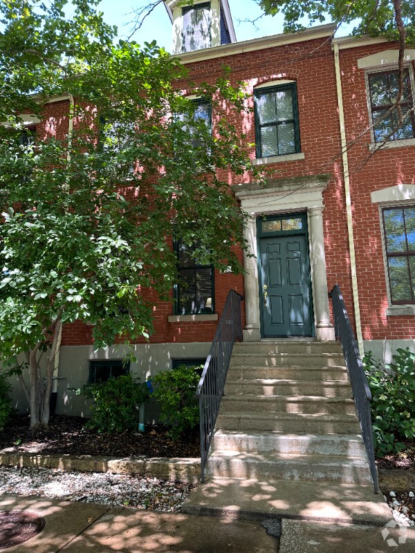 Fox Hill Estates Nearby Townhomes for Rent Saint Charles MO 2