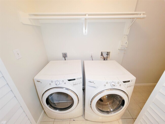 Photo - 3010 La Branch St