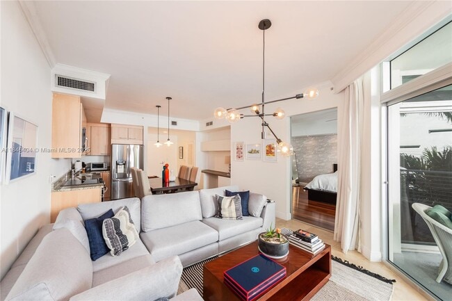 Photo - 2001 Meridian Ave Condo Unit 325