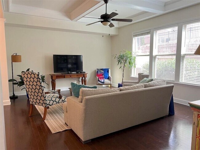 Photo - 5527 Parkerton Ln