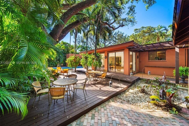 Photo - 5627 Granada Blvd