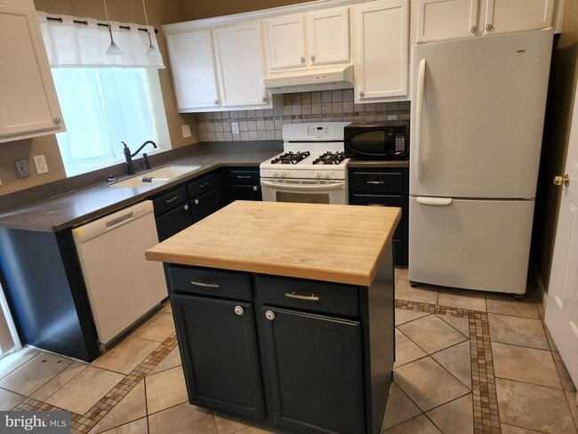 Photo - 7148 Westfield Ct