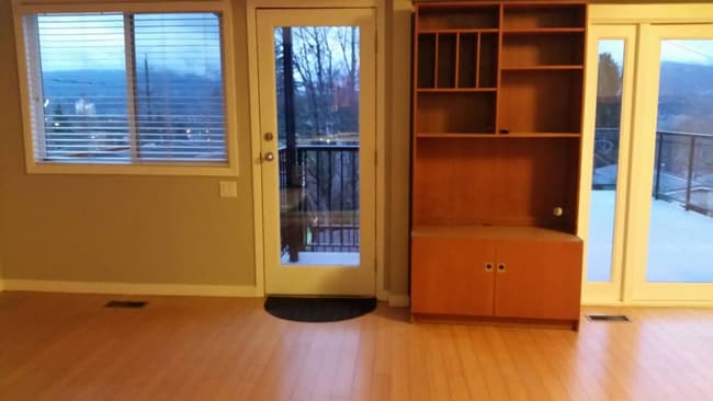 4113 Trinity St Unit Private 1 Bedroom