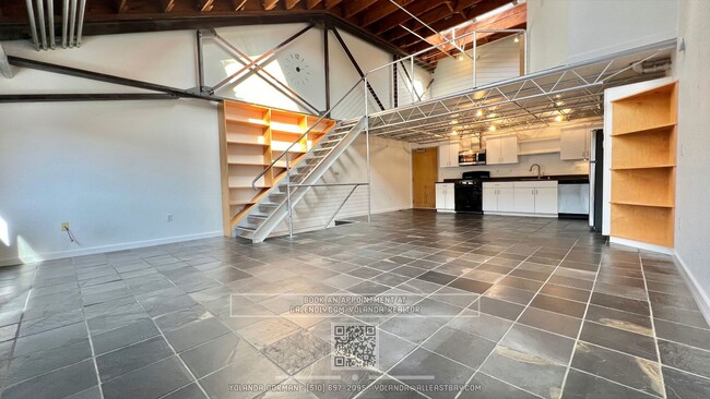 Lovely loft in Emeryville walking distance... - Lovely loft in Emeryville walking distance...