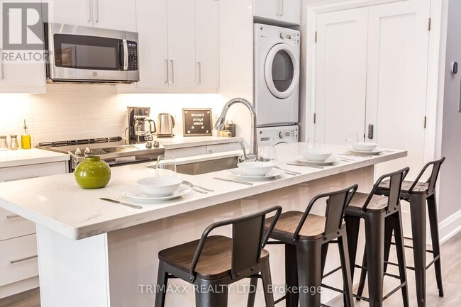 Photo - 1220 King St W