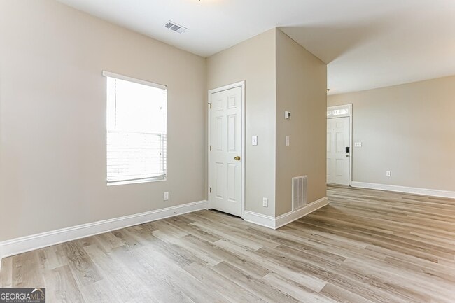 Photo - 298 Delevan St SW