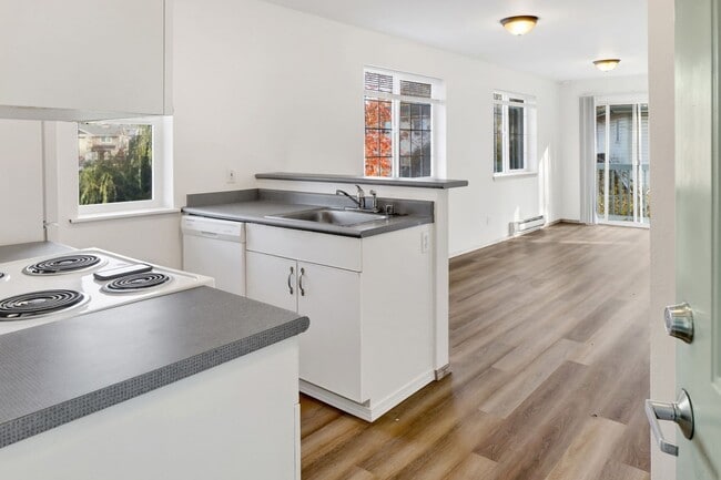 3163 Studio Ln