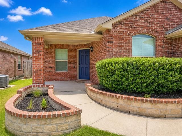 Photo - 1229 Walnut Cliff Ct