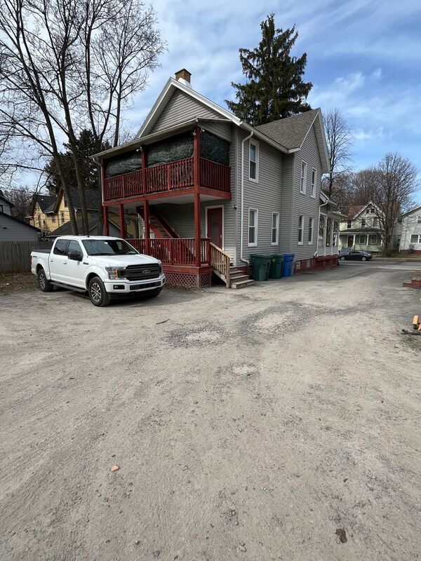 Photo - 353-355 Pearl St Unidad 353 Pearl St