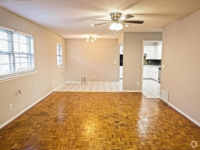 Building Photo - 4920 NW 29th St Rental