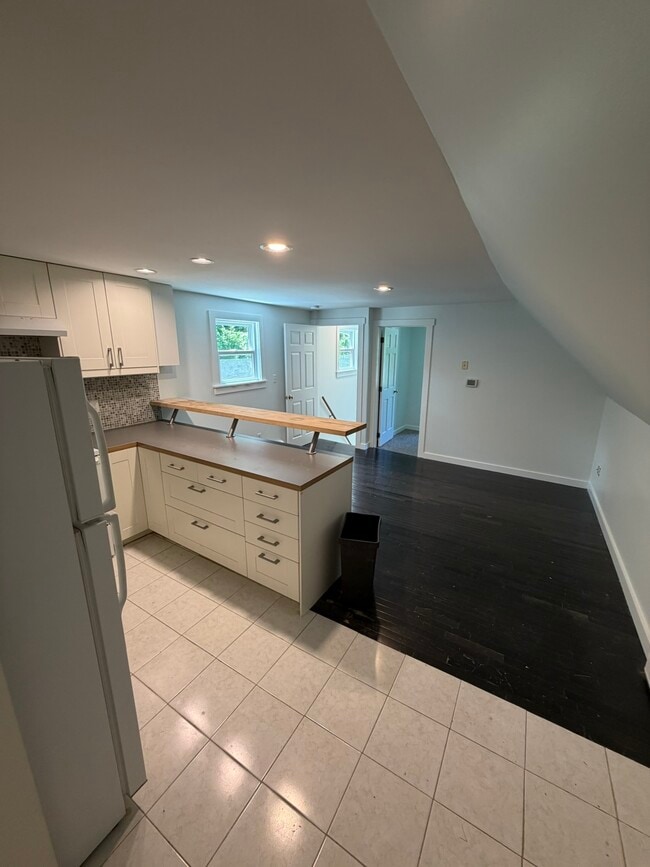 Photo - 698 W Woodstock Rd