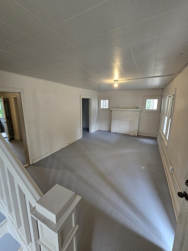 Photo - 1925 Foster Ave