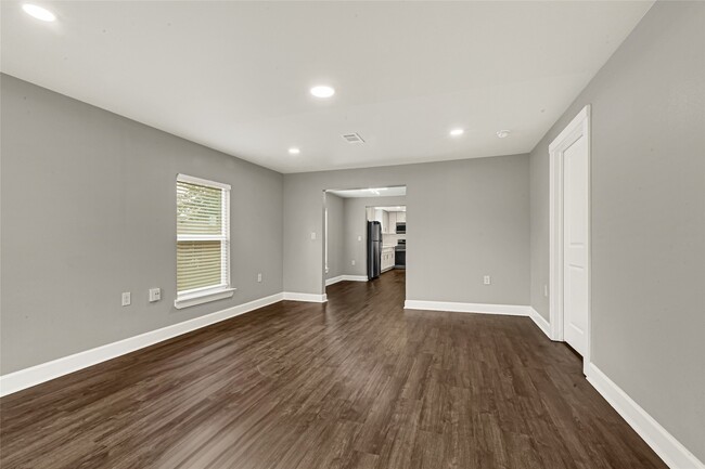 Photo - 7515 Laredo St