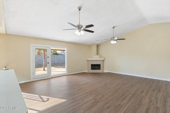 4043 W Sweetwater Ave