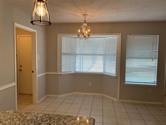 Photo - 402 Oak Harbor Dr