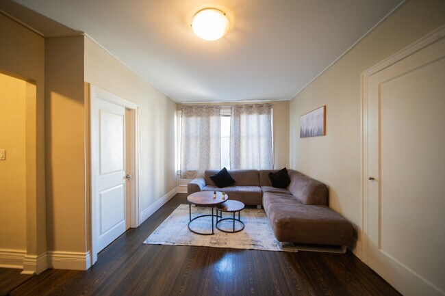 Photo - 935 Jervis St Unit 9