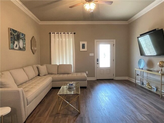 Photo - 70404 Chambly Ct