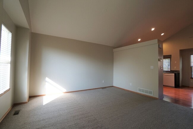 Photo - 1072 Scarlet Oak Dr