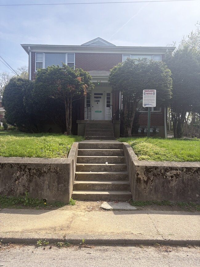 Building Photo - 218 W Florence Ave Unit 2