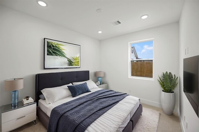 Photo - 870 W Little York Rd